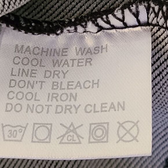 Tail Athletic Jacket and Pant Warm-up Set in Black & White Small - Picture 8 of 15